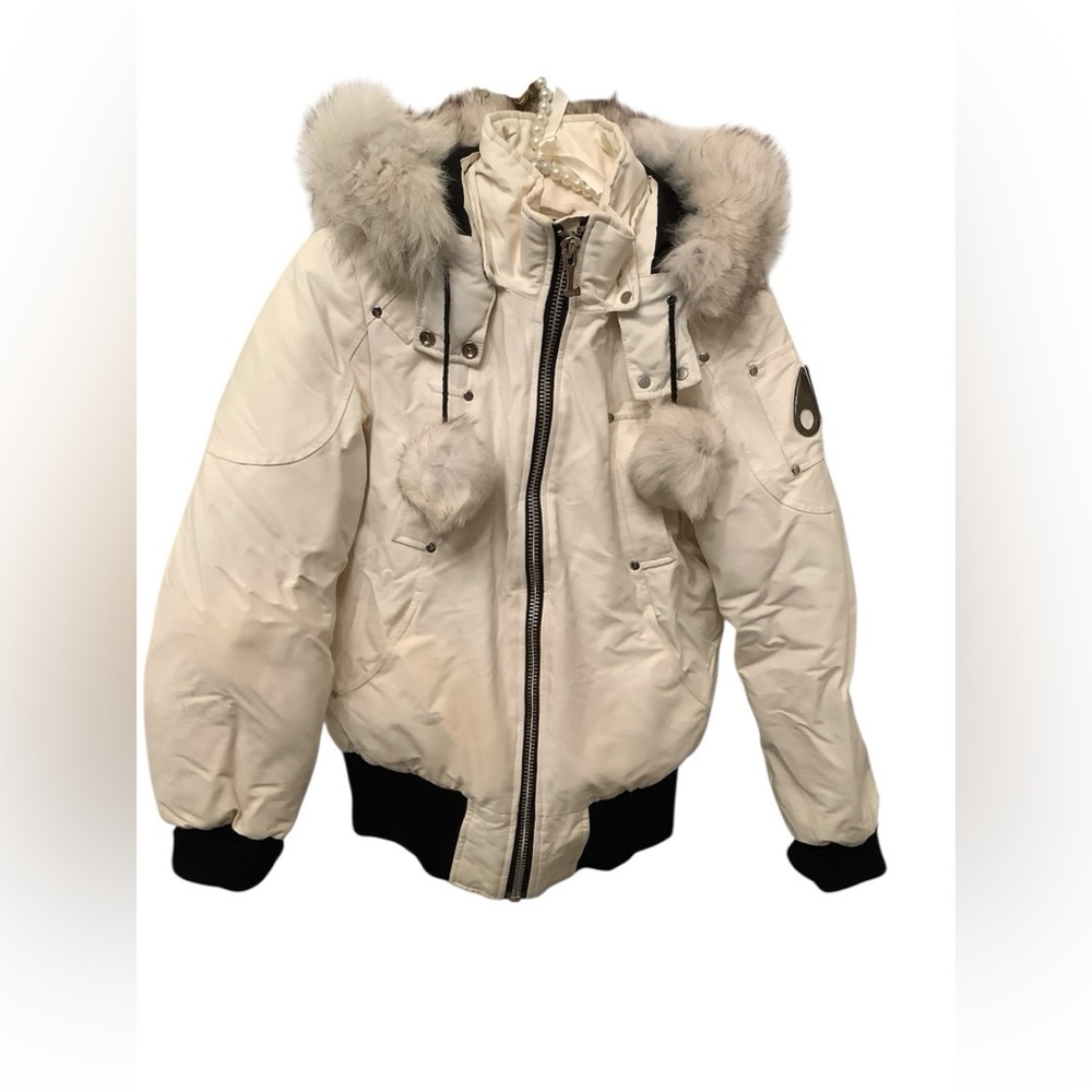 Moose Knuckles Debbie Down Bomber Jacket Women’s Size M White Fur Pom Pom​​​
